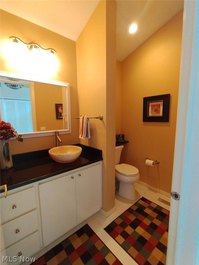 9975 Priem Road Strongsville, OH 44149 - Photo 22 of 35 remodeled half bath