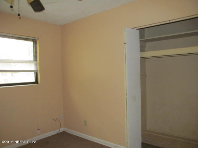 6718 Corday Road Jacksonville, FL 32208 - Photo 9 of 14 a small space with a window
