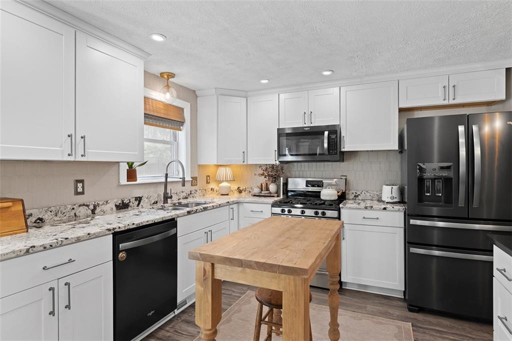 218 Lakeside Drive McKees Rocks, PA 15136 - Photo 16 of 48