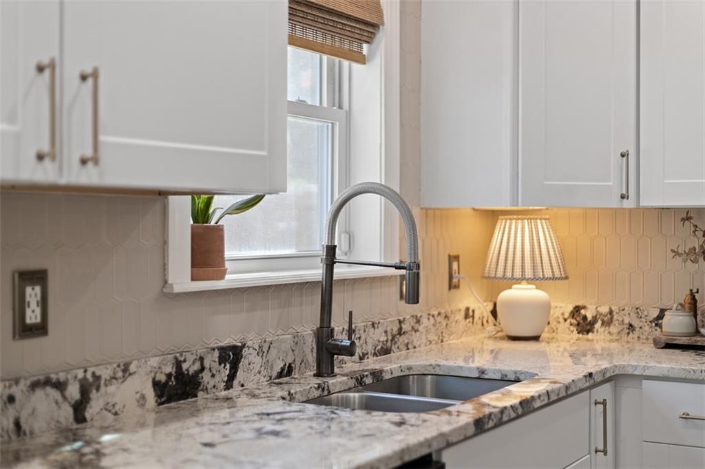 218 Lakeside Drive McKees Rocks, PA 15136 - Photo 18 of 48