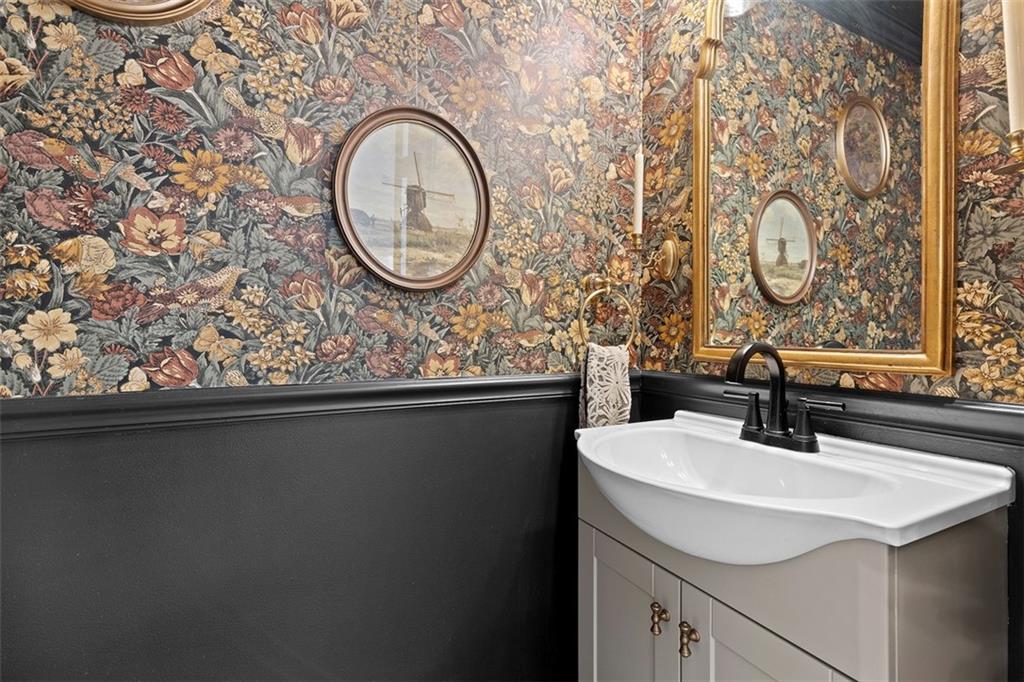 218 Lakeside Drive McKees Rocks, PA 15136 - Photo 20 of 48