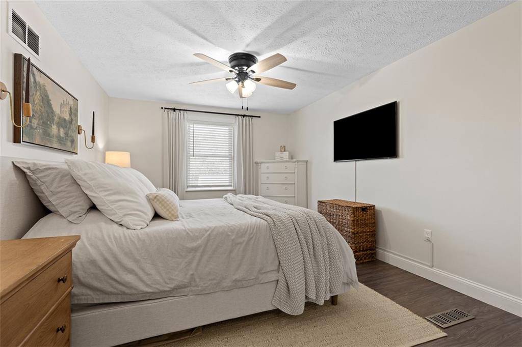 218 Lakeside Drive McKees Rocks, PA 15136 - Photo 24 of 48