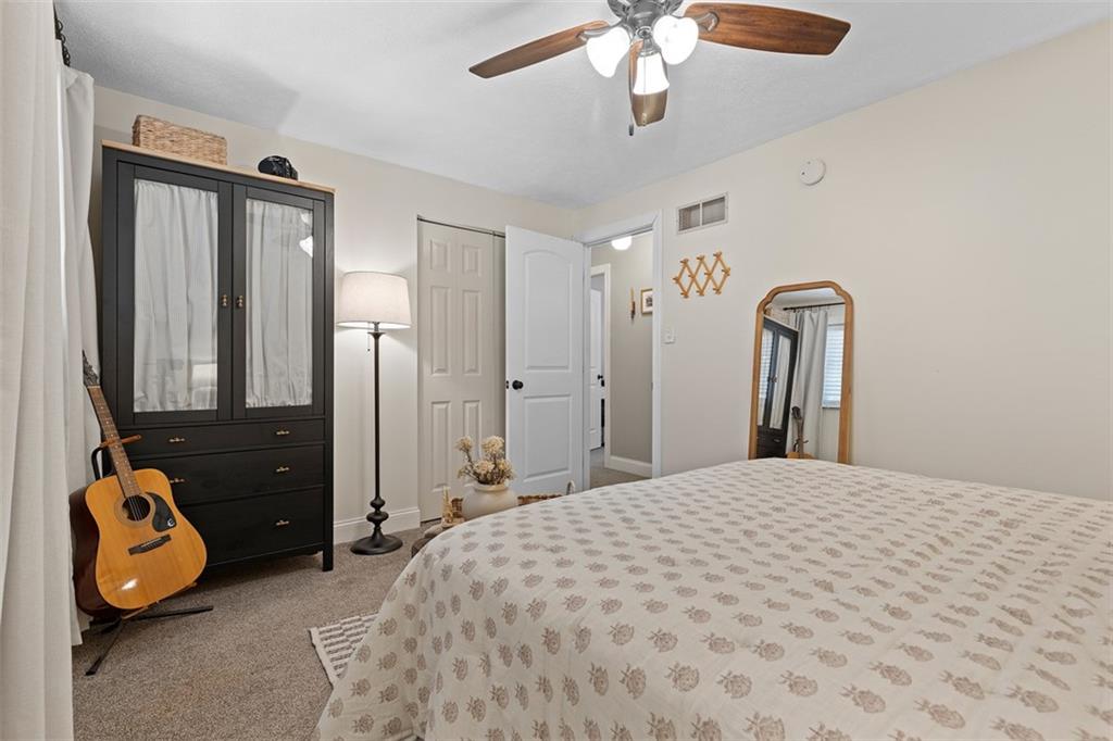 218 Lakeside Drive McKees Rocks, PA 15136 - Photo 31 of 48