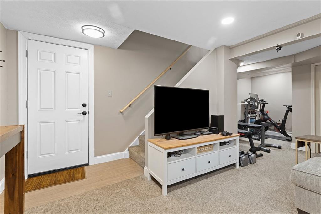 218 Lakeside Drive McKees Rocks, PA 15136 - Photo 36 of 48