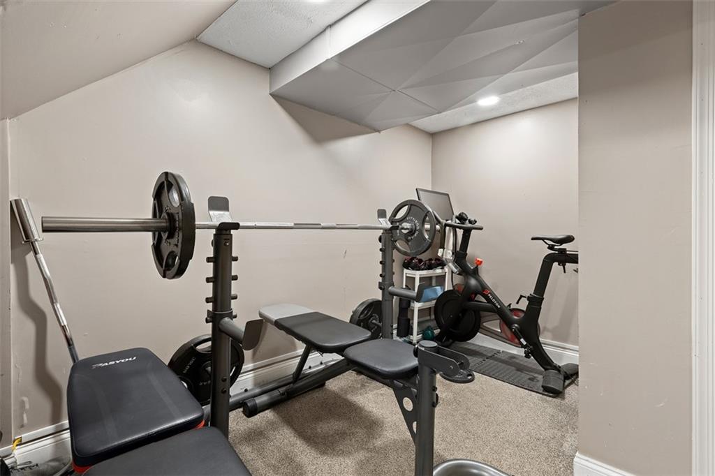 218 Lakeside Drive McKees Rocks, PA 15136 - Photo 37 of 48