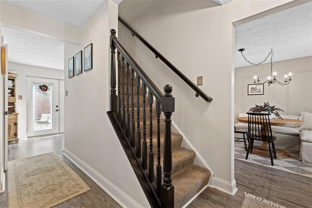 218 Lakeside Drive McKees Rocks, PA 15136 - Photo 4 of 48