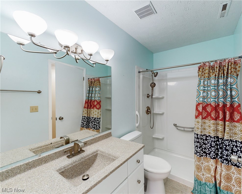 4916 Friar Road, Unit A Stow, OH 44224 - Photo 17 of 39 Master Bath