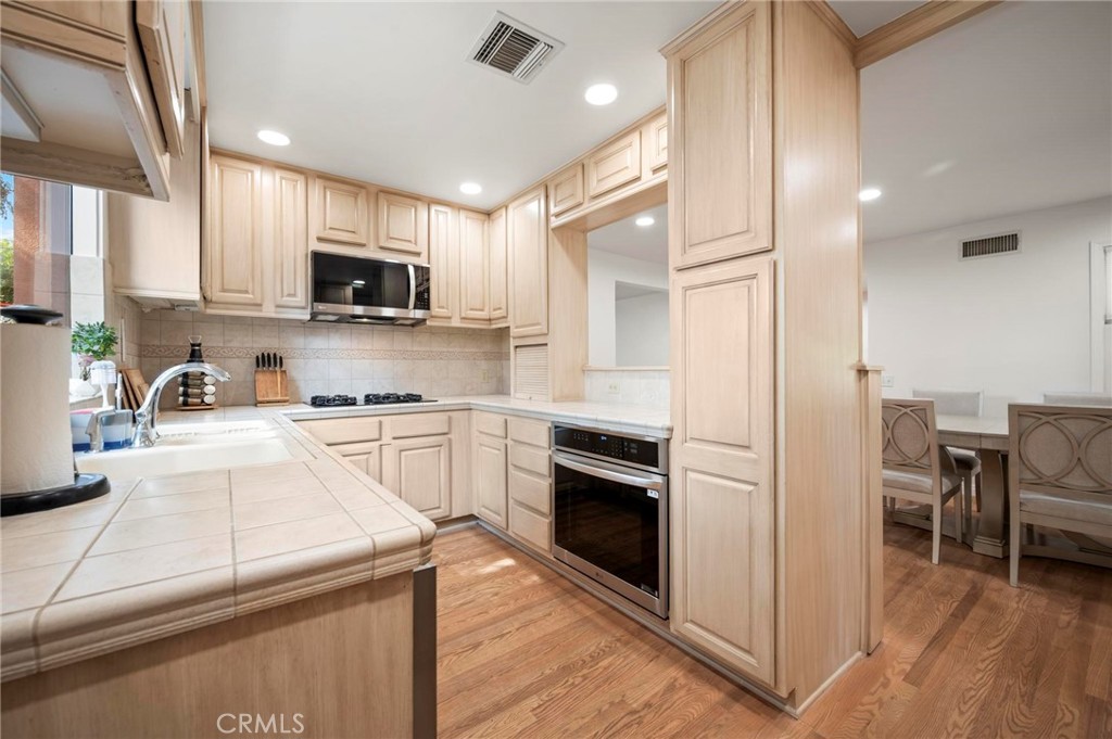 18543 Chatsworth Street Porter Ranch, CA 91326 - Photo 10 of 39