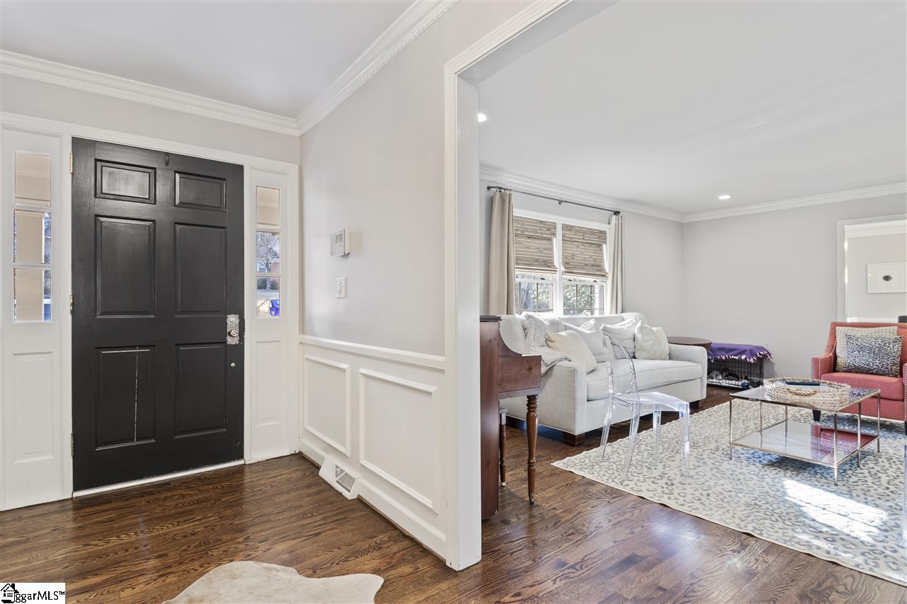 322 Henderson Road Greenville, SC 29607 - Photo 12 of 36