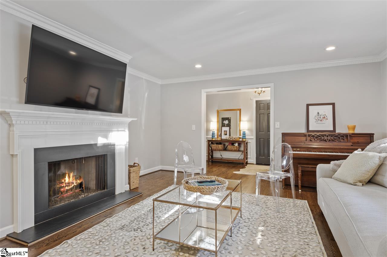 322 Henderson Road Greenville, SC 29607 - Photo 14 of 36