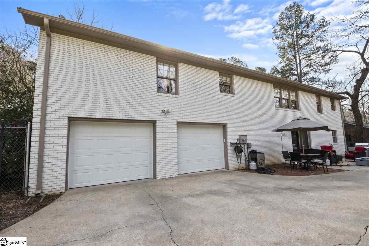 322 Henderson Road Greenville, SC 29607 - Photo 33 of 36