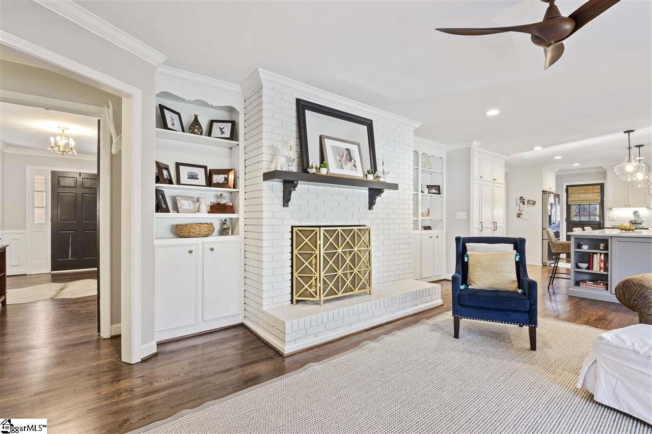 322 Henderson Road Greenville, SC 29607 - Photo 10 of 36