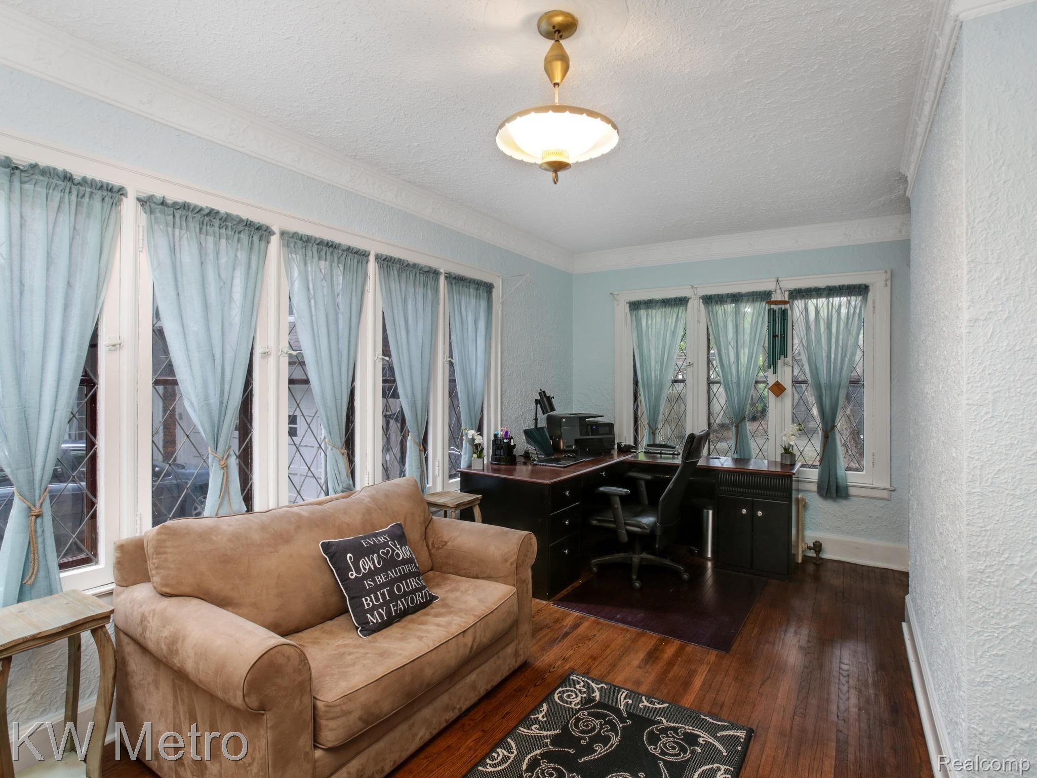1235 Yorkshire Road Grosse Pointe, MI 48230 - Photo 20 of 51 Sitting area/Office