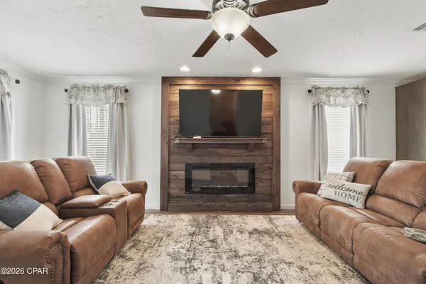 $389,900 | 13825 Ashton Way, Southport, FL 32409