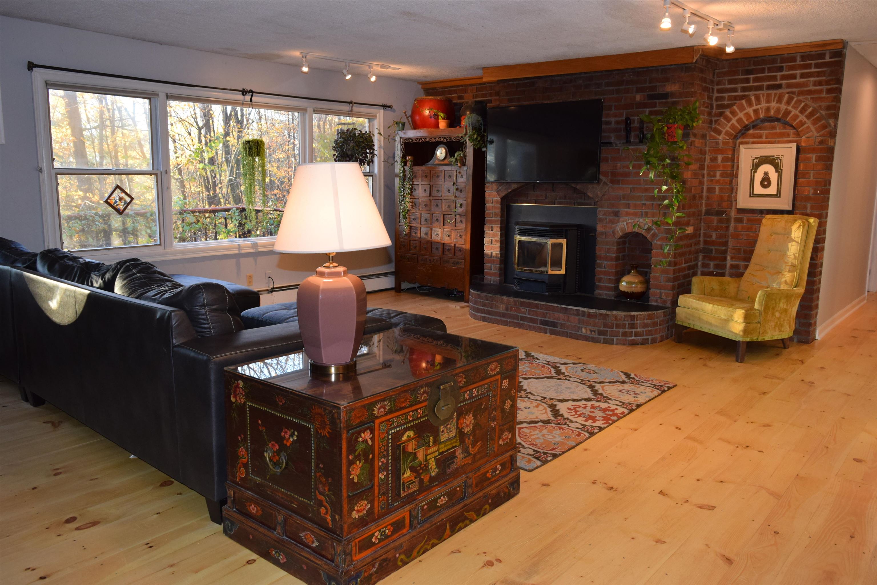 25 Heath Road Bristol, VT 05443 - Photo 4 of 37 Gallery Image 4