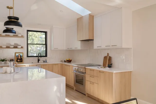 $2,375,000 | 131-133 Fayerweather Street, Unit 133, Cambridge, MA 02138