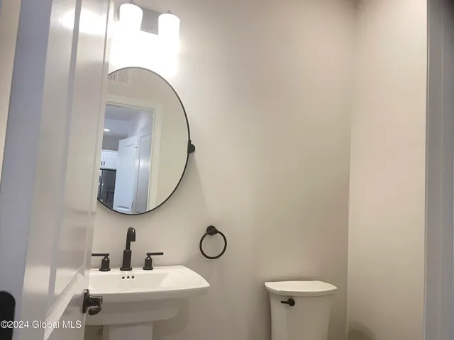 $499,400 | 18 Priddle Lane, Latham, NY 12110