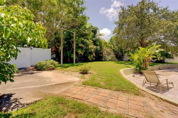 $4,595 | 215 Garden Circle, Belleair, FL 33756