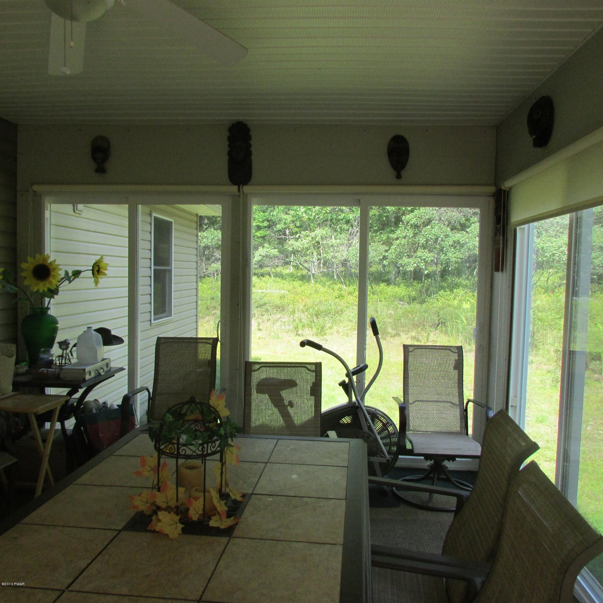 2140 Oaktree Lane Bushkill, PA 18324 - Photo 11 of 27