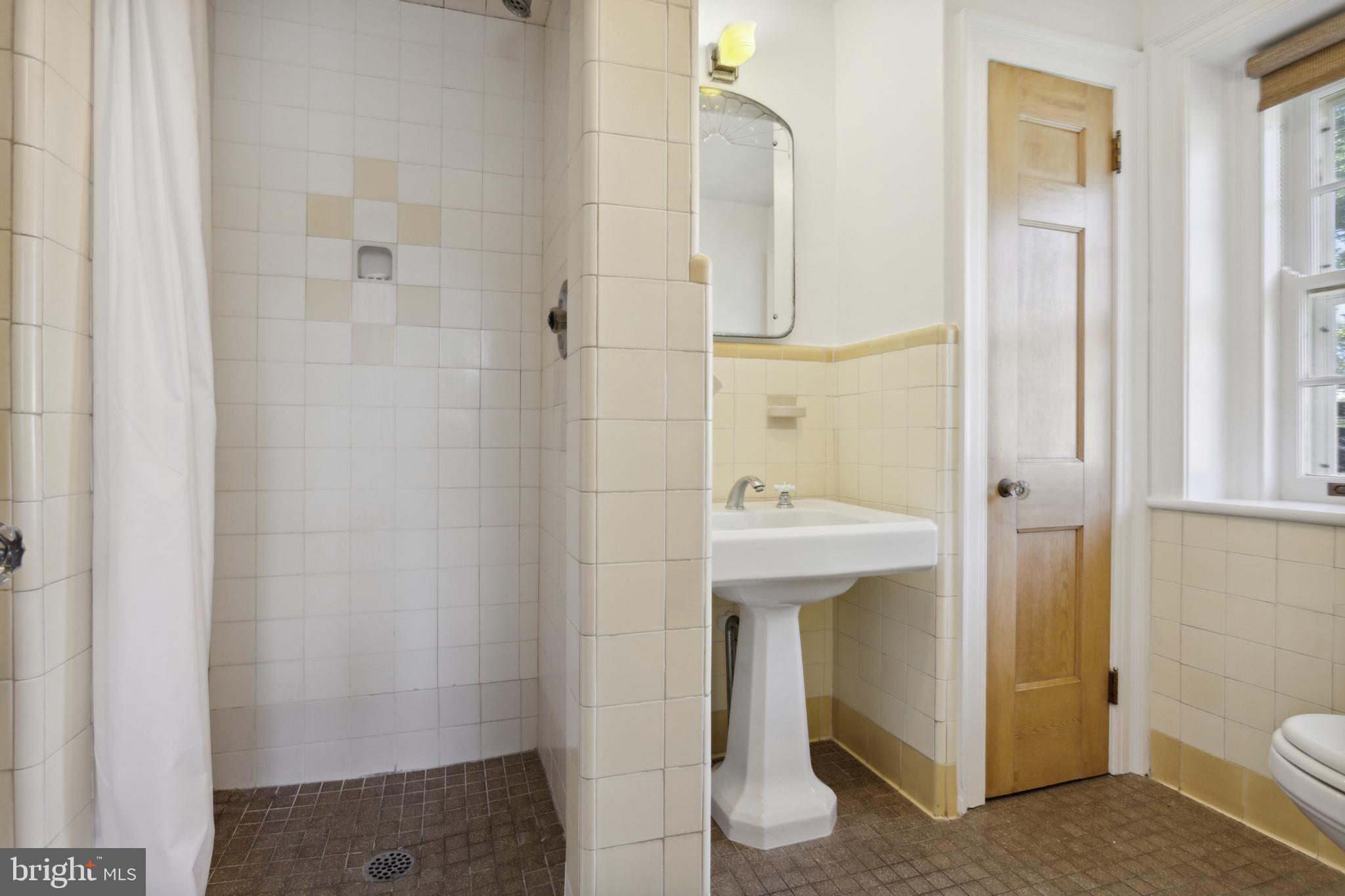 2607 West Darby Road Havertown, PA 19083 - Photo 23 of 38 Gallery Image 23