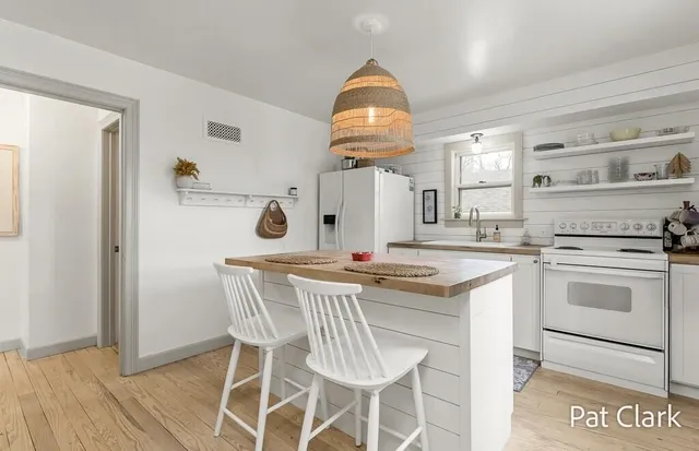 $245,000 | 630 South Stewart Avenue, Fremont, MI 49412