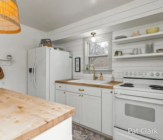 $245,000 | 630 South Stewart Avenue, Fremont, MI 49412