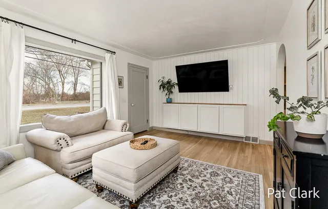 $245,000 | 630 South Stewart Avenue, Fremont, MI 49412