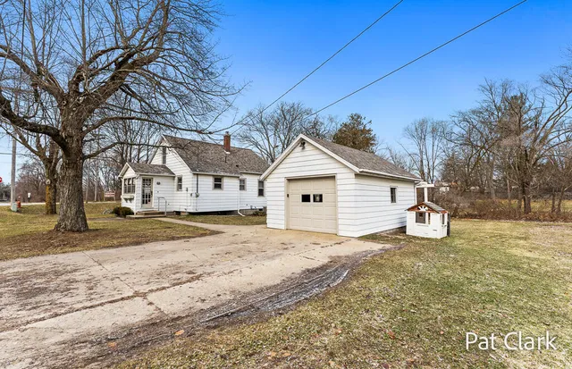 $245,000 | 630 South Stewart Avenue, Fremont, MI 49412