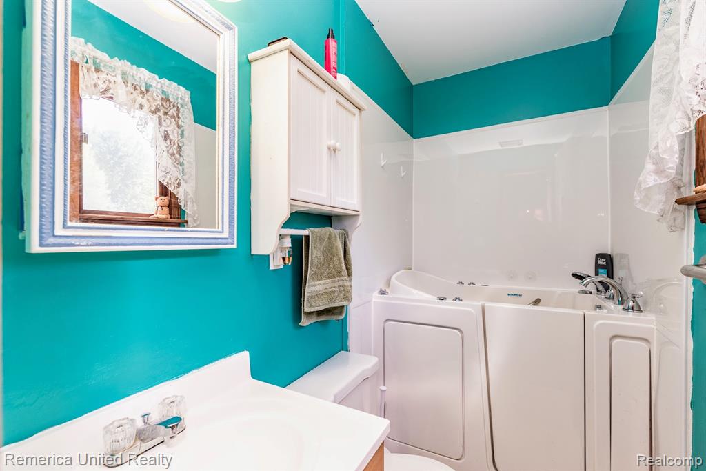 6799 West Sober Road Fowlerville, MI 48836 - Photo 40 of 43
