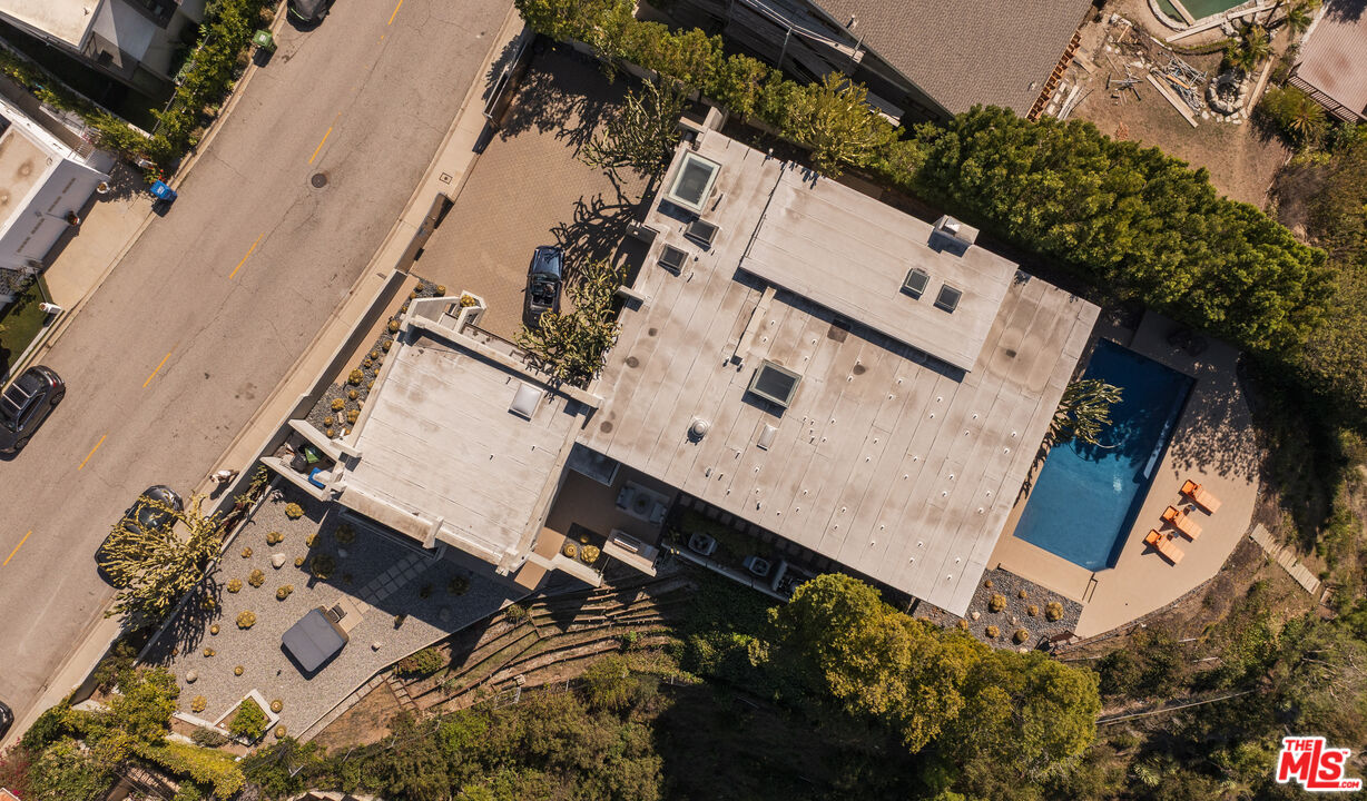 1649 Stradella Road Los Angeles, CA 90077 - Photo 27 of 29