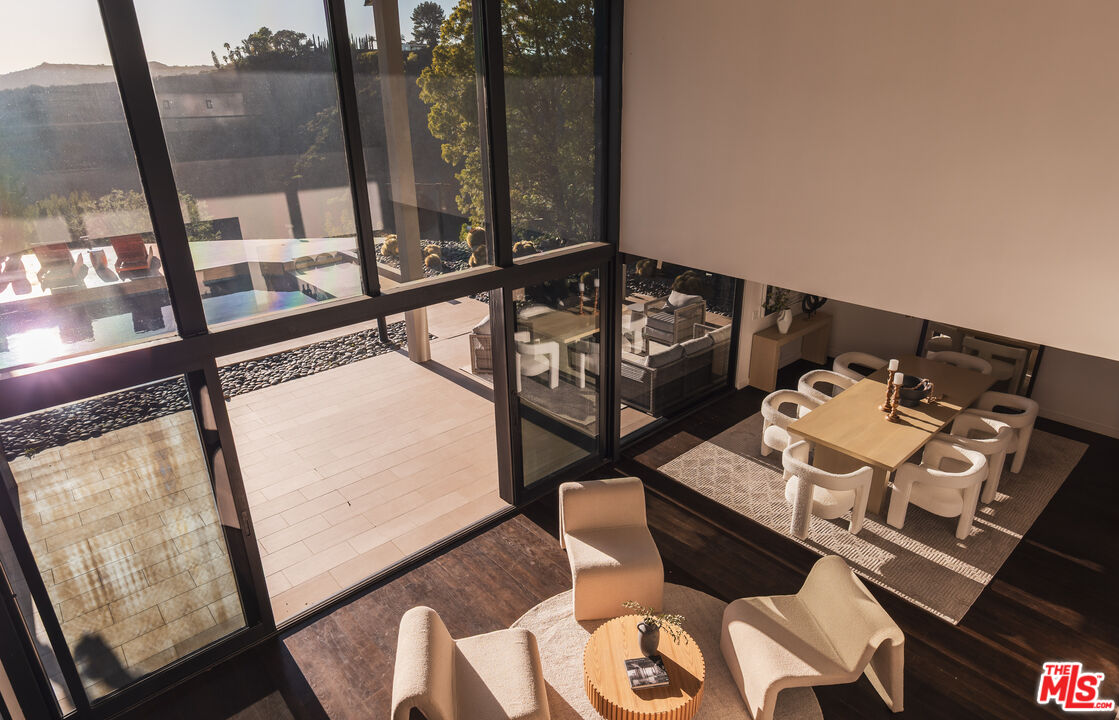 1649 Stradella Road Los Angeles, CA 90077 - Photo 9 of 29