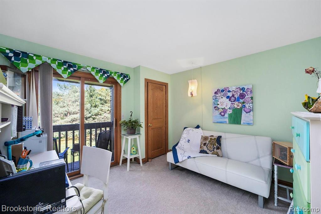 2285 Rochelle Park Drive, Unit 122 Rochester Hills, MI 48309 - Photo 27 of 32