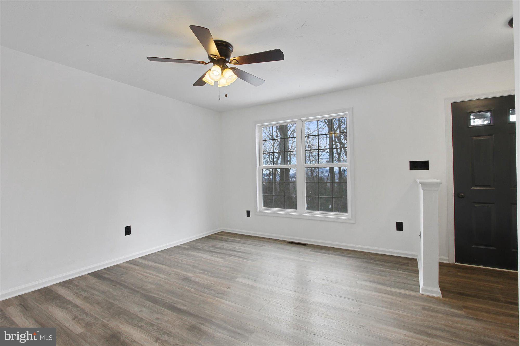 645 Mt Hope Road Fairfield, PA 17320 - Photo 3 of 33