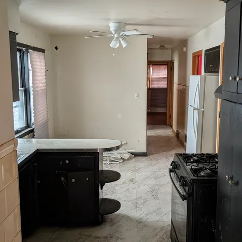 $123,000 | 7935 South East End Avenue, Chicago, IL 60617