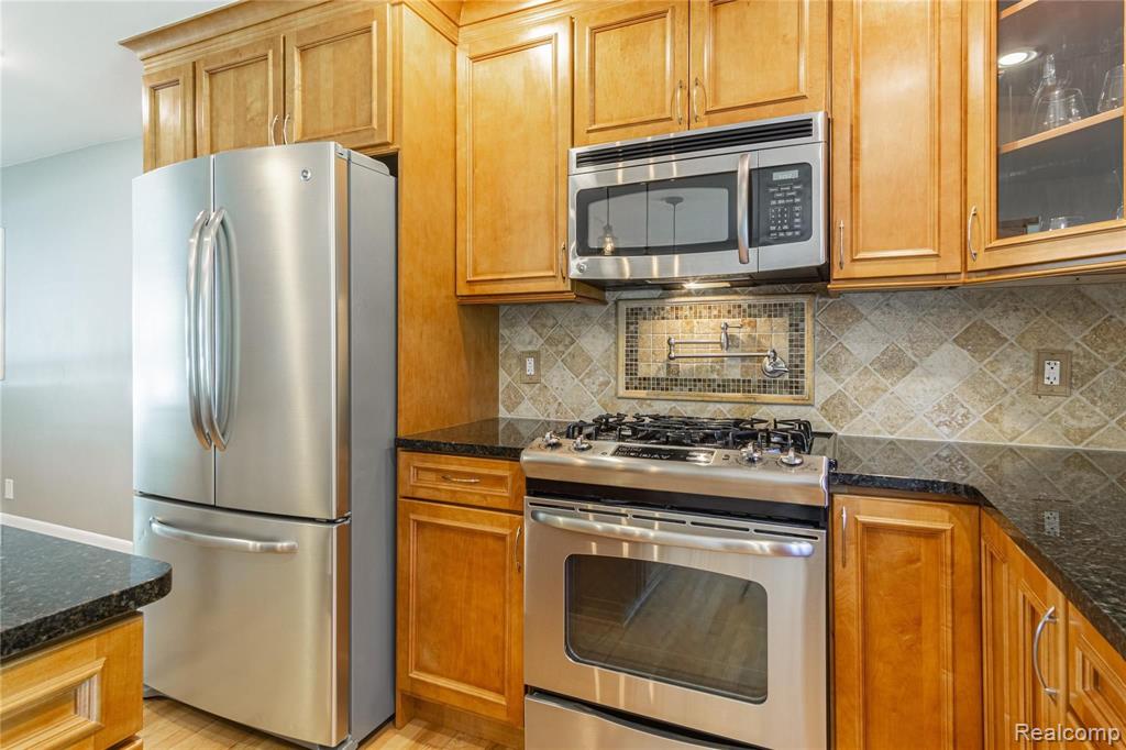 93 Texas Avenue Rochester Hills, MI 48309 - Photo 11 of 39