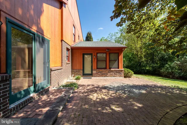 $565,000 | 3908 Short Hill Drive, Allentown, PA 18104