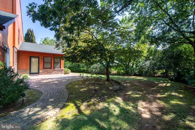 $565,000 | 3908 Short Hill Drive, Allentown, PA 18104