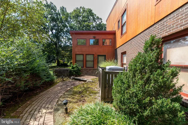 $565,000 | 3908 Short Hill Drive, Allentown, PA 18104