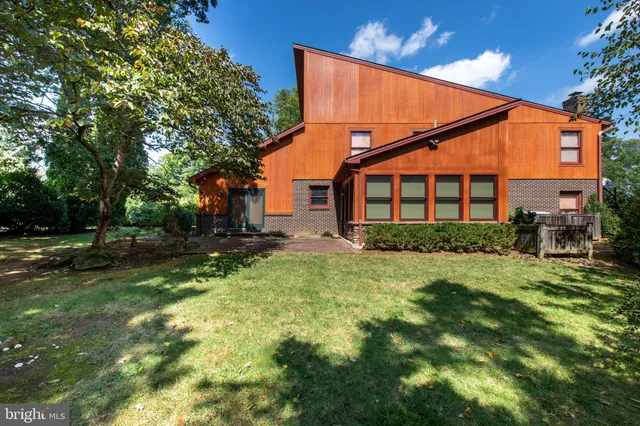 $565,000 | 3908 Short Hill Drive, Allentown, PA 18104