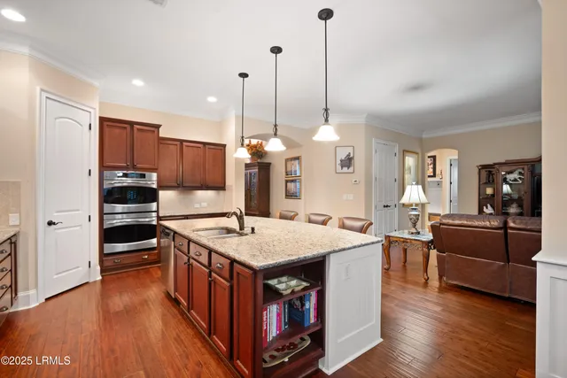 $990,000 | 33 Little Pine Court, Bluffton, SC 29910