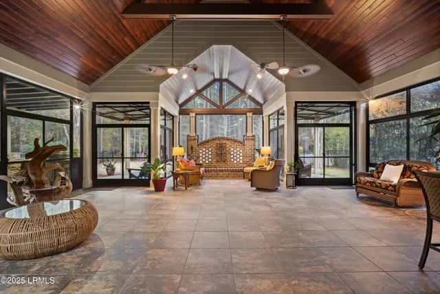 $990,000 | 33 Little Pine Court, Bluffton, SC 29910