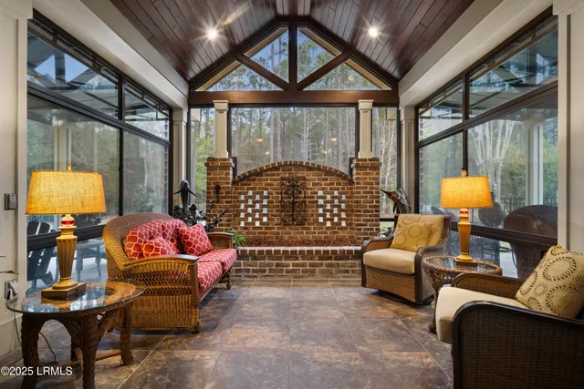 $990,000 | 33 Little Pine Court, Bluffton, SC 29910