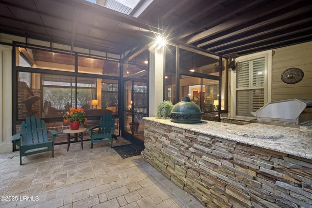 $990,000 | 33 Little Pine Court, Bluffton, SC 29910