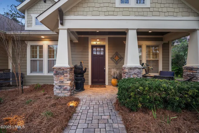 $990,000 | 33 Little Pine Court, Bluffton, SC 29910