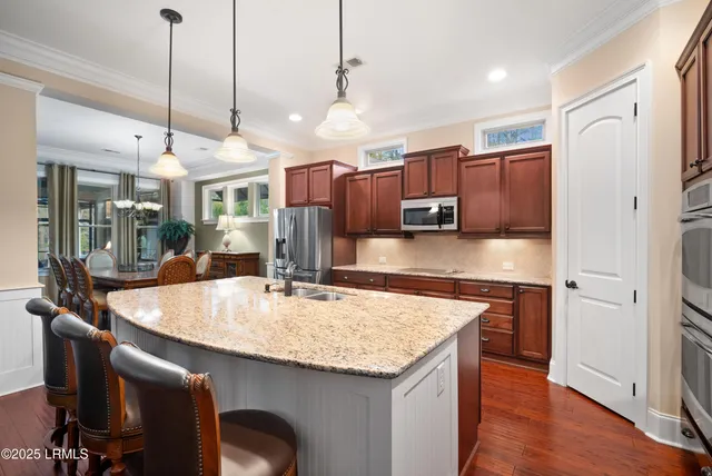 $990,000 | 33 Little Pine Court, Bluffton, SC 29910