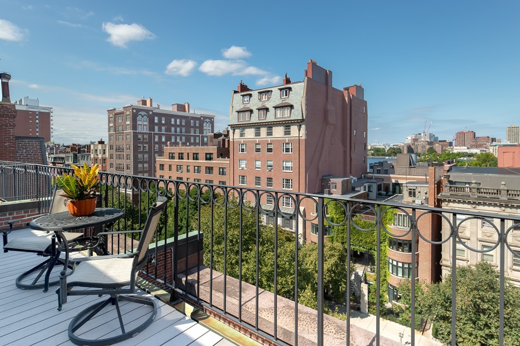 285 Beacon Street, Unit 6A Boston, MA 02116 - Photo 3 of 14