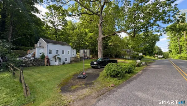 $335,000 | 54 Mountain Road, Woodbury, CT 06798