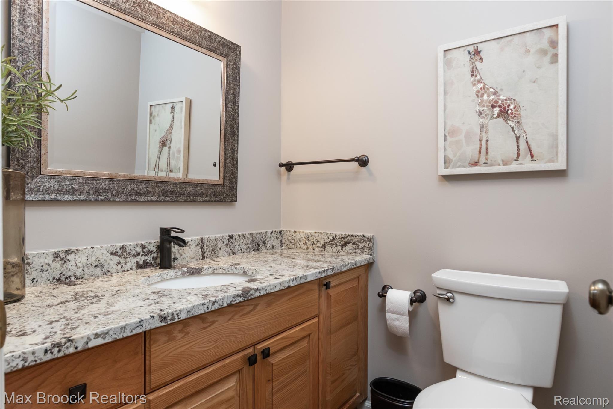 313 Lake Forest Road Rochester, MI 48309 - Photo 16 of 32 IMG_6251.jpg