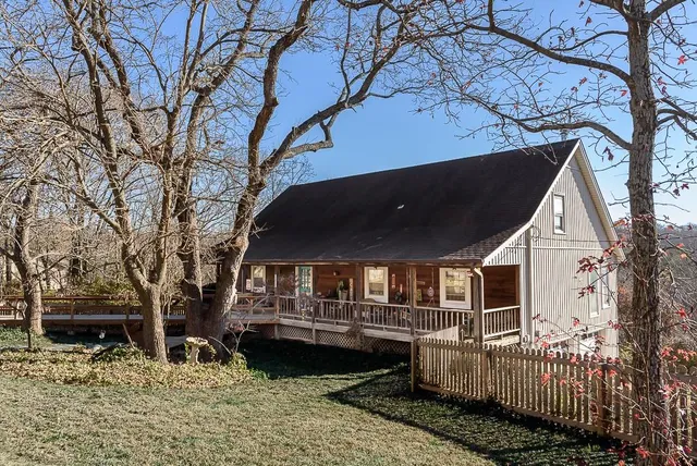 $429,950 | 9055 Hillview Drive, De Soto, KS 66018