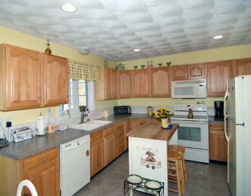 297 Richardson Road Coventry, RI 02816 - Photo 4 of 8 Kitchen.